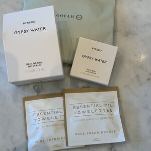 Byredo Essential Oil Towelettes - Rose Frankincense